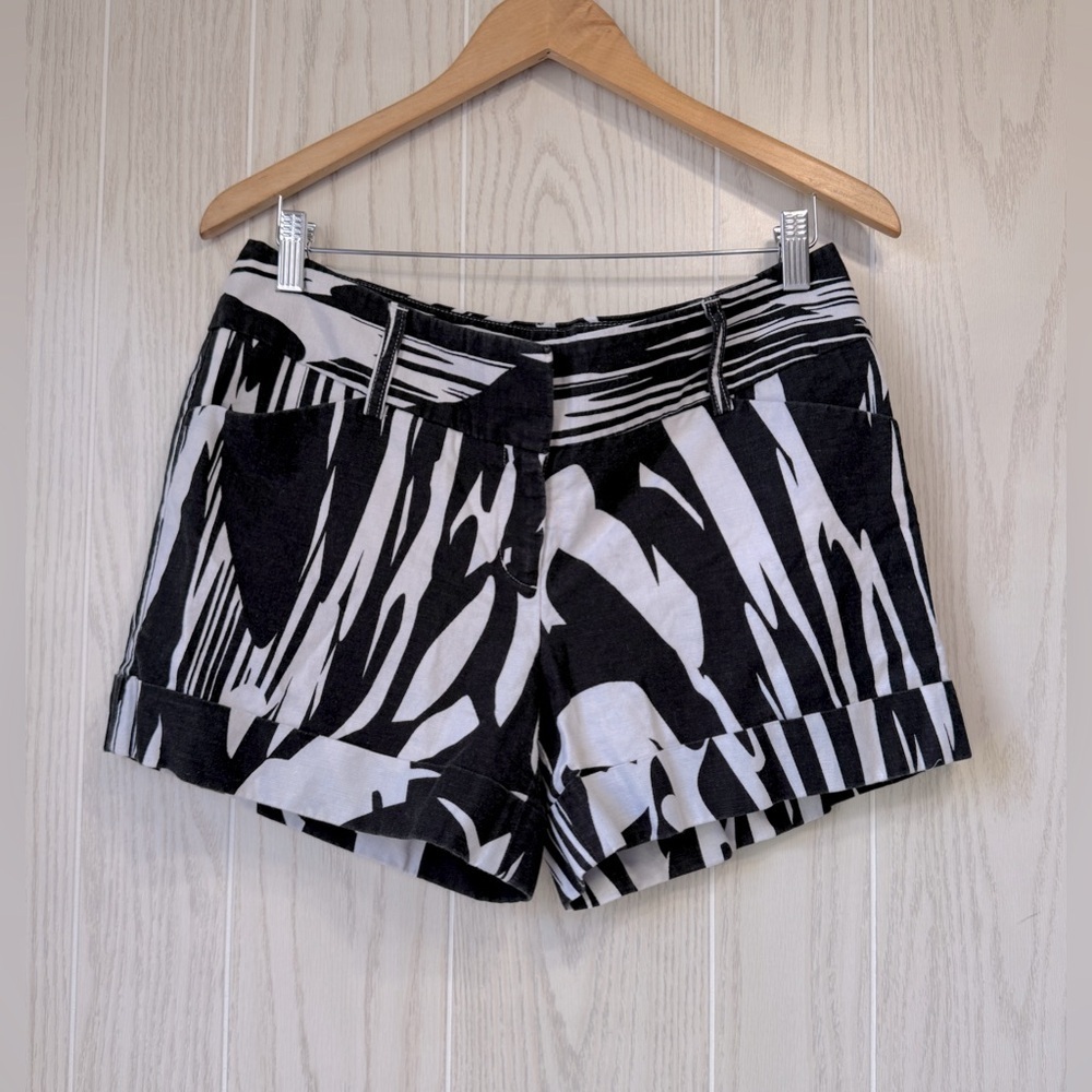 Express Design Studio Black & White Abstract Linen Blend Shorts Size 10 EUC